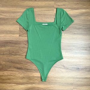 Aritzia Babaton Contour Squareneck Short Sleeve Bodysuit in Sencha Green